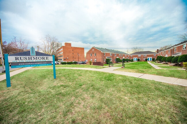 Photo - 296-310 S Harrison St - 298-2