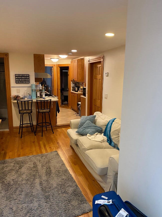 39 Charles St Unit 4