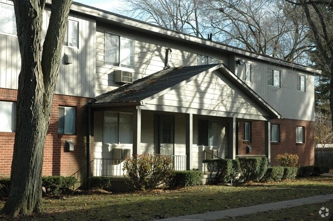 Building Photo - Green Garden Villa Apartments