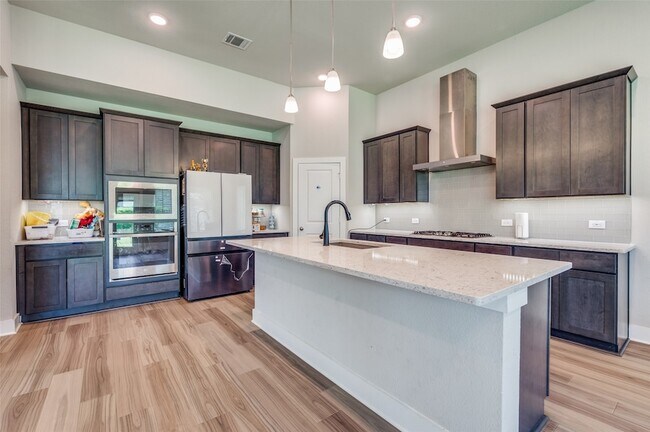 Photo - 2958 Frederick Dr