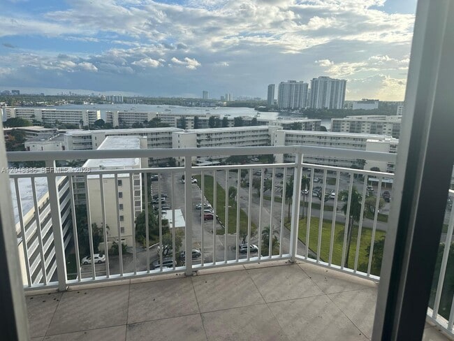 Building Photo - 18041 Biscayne Blvd Unit 1203