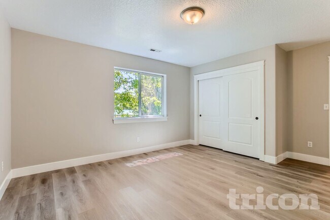 Photo - 15805 NE 79th St