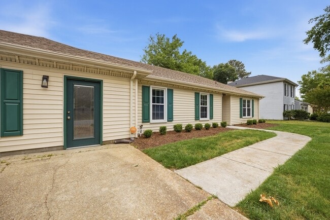 Photo - 2252 Newstead Dr