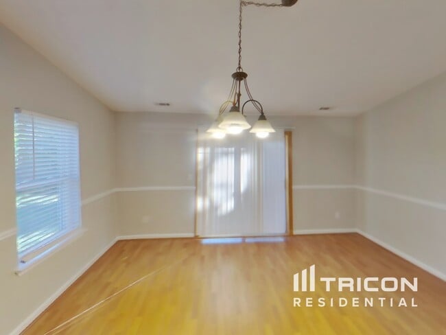 Photo - 1277 Collier Ln