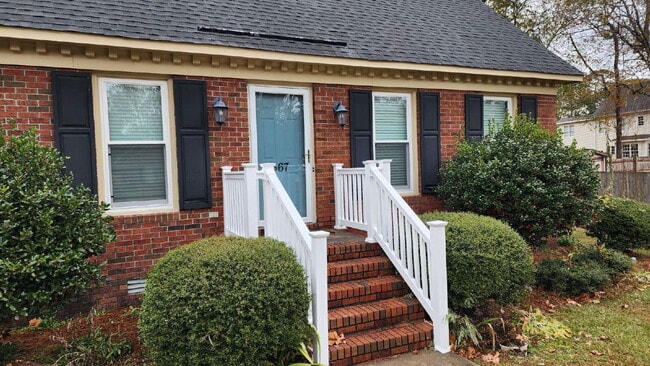 Photo - 567 Chaucer Dr