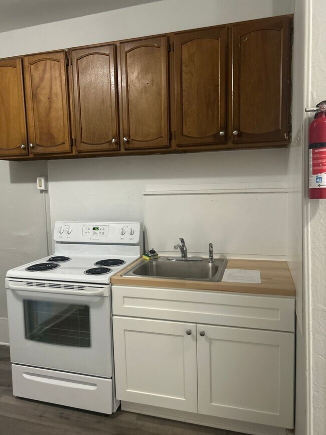 142 S Prince St Unit 1