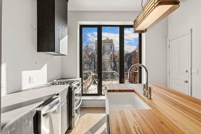 Photo - 1414 N Maplewood Ave