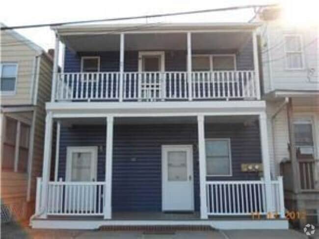 Building Photo - 32 Jefferson St Rental