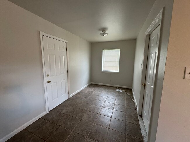 Photo - 6710 Fairwood Rd