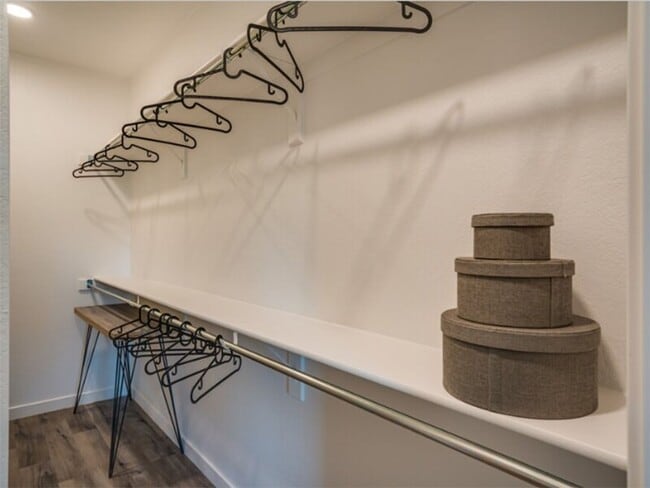 Photo - Club 715 Apartments
