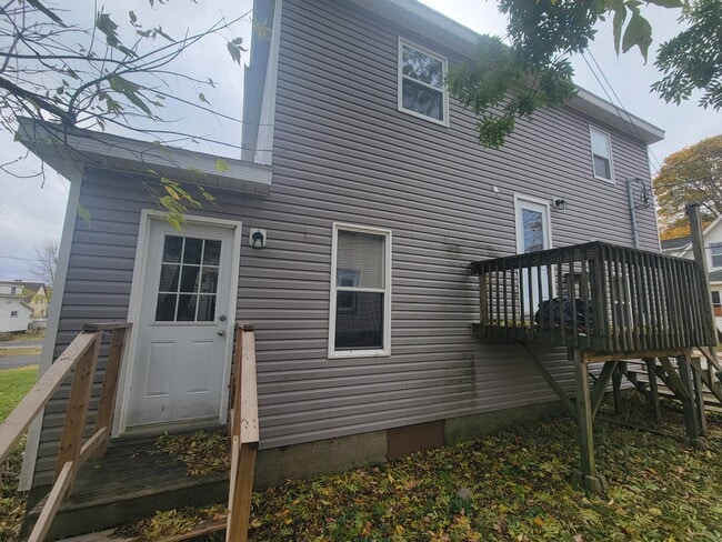 Photo - A Duplex on a beautifully treed lot Unité 1