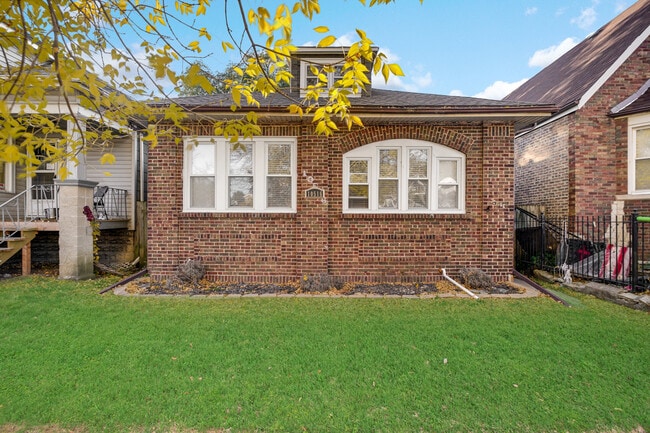 Building Photo - 10516 S Eggleston Ave