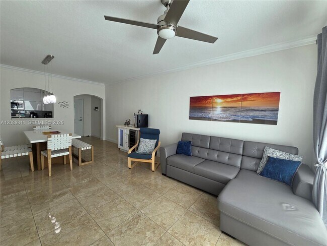 9172 Collins Ave Unit 403