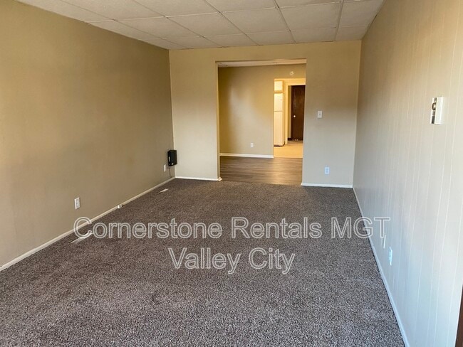 Photo - 217 Central Ave S