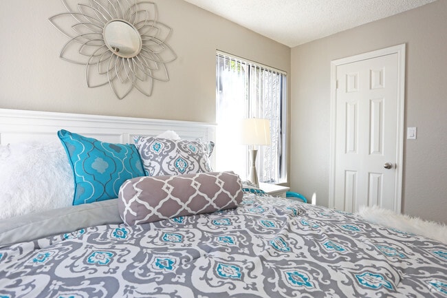 1BR, 1BA - Rio 632 SF