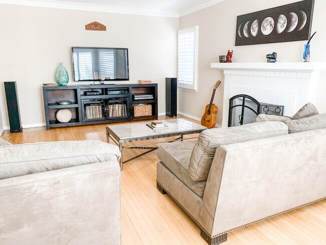 Photo - 1975 S Crescent Heights Blvd