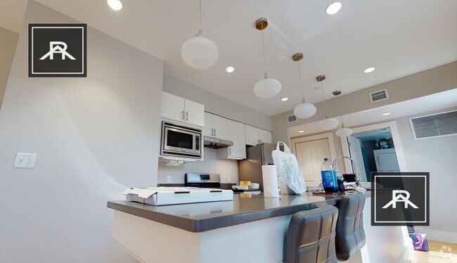 Building Photo - 3 bedroom in Cambridge MA 02138 Unit 1 Rental