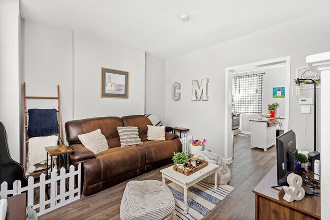 Photo - Sensational 2 bedroom home in Beechview available May 1!