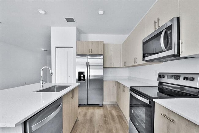 Photo - 4070 Highland Oaks Dr