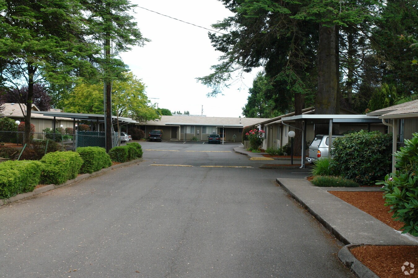 Evergreen Villa Apartments - Evergreen Villa Apartments