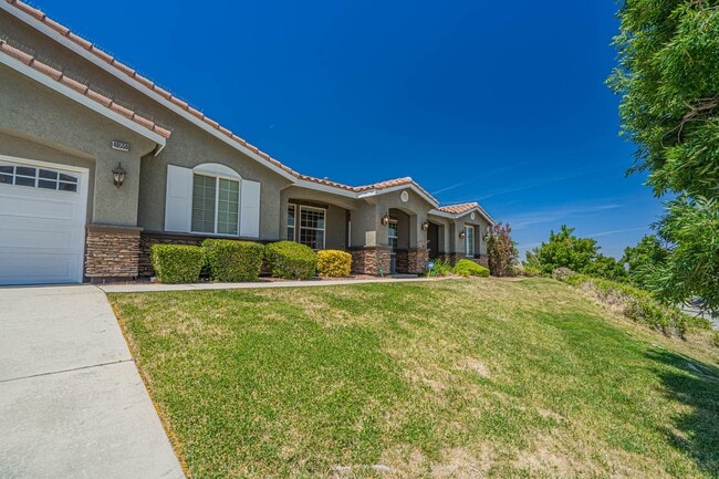 Photo - Single Story Pool Home for Rent in Palmdale.