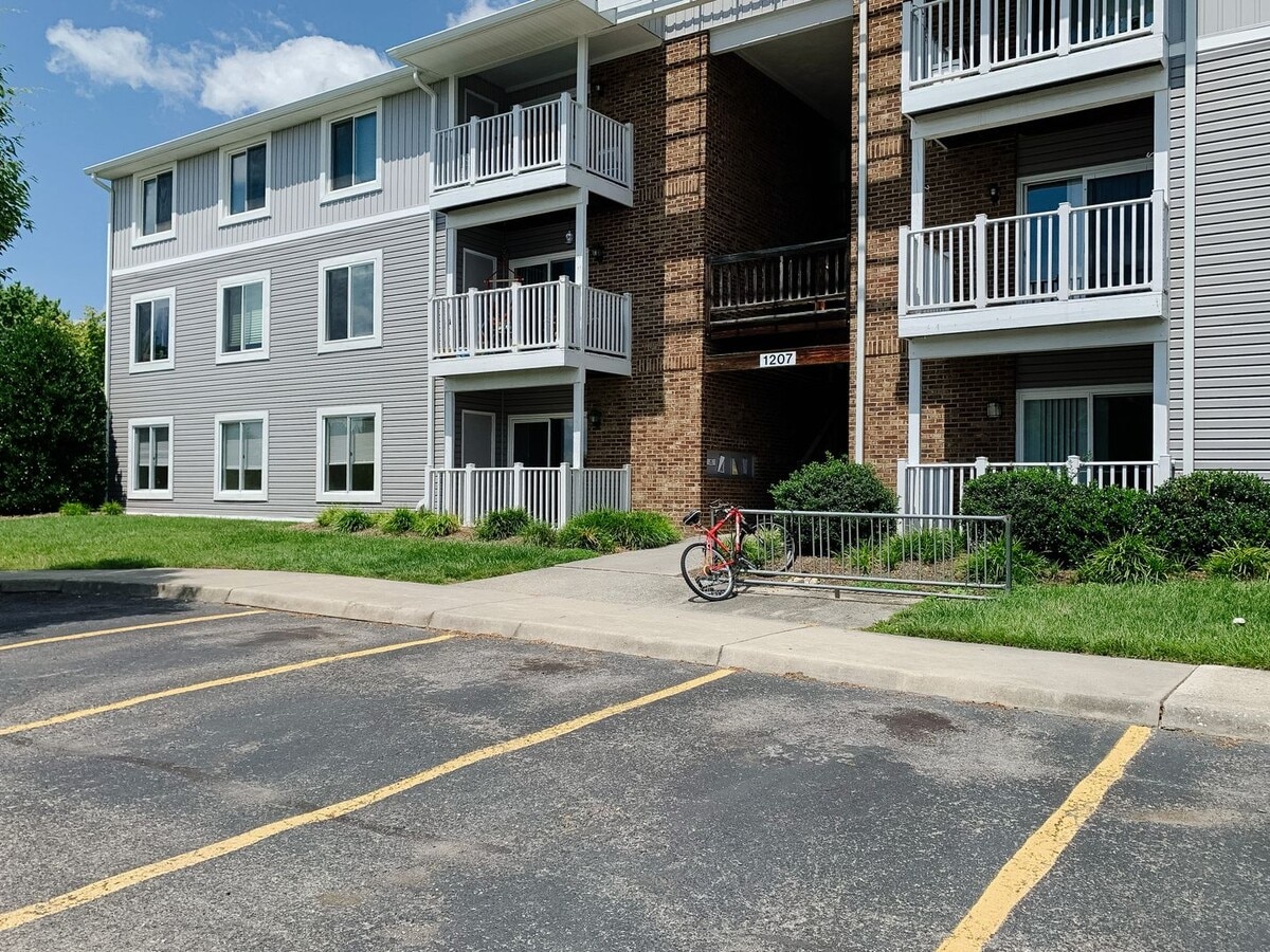 4 Bedroom 2 Bath Condo - 4 Bedroom 2 Bath Condo