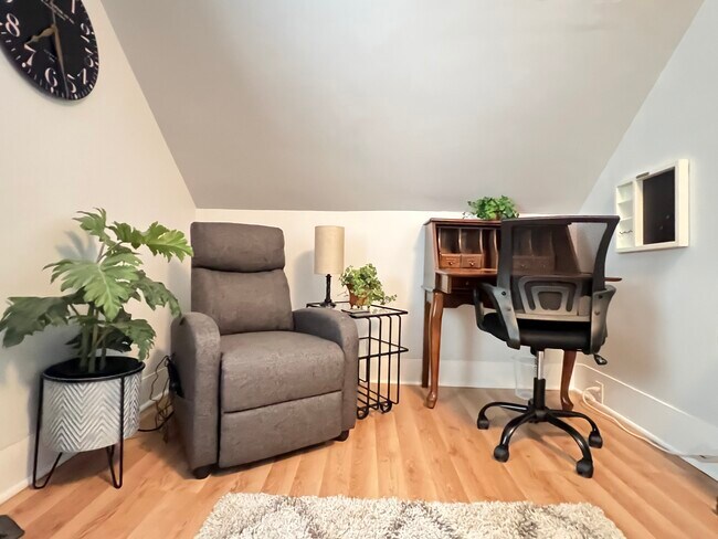 Living Room - 613 Birch St