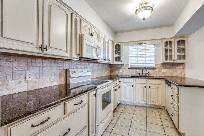 Photo - 530 N Woods St