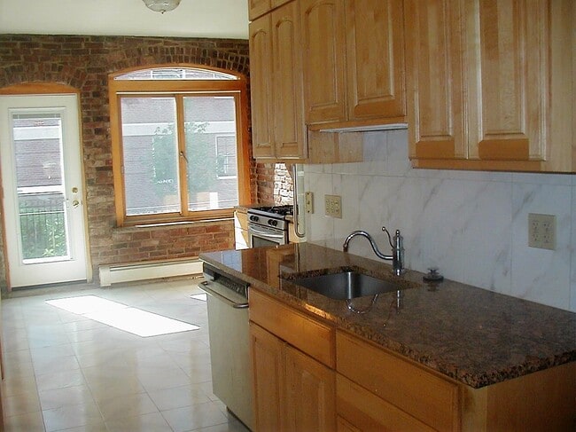 Photo - 71 Baldwin St