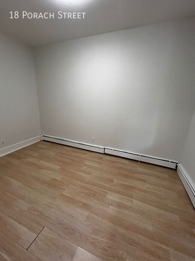 Photo - 18 Porach St