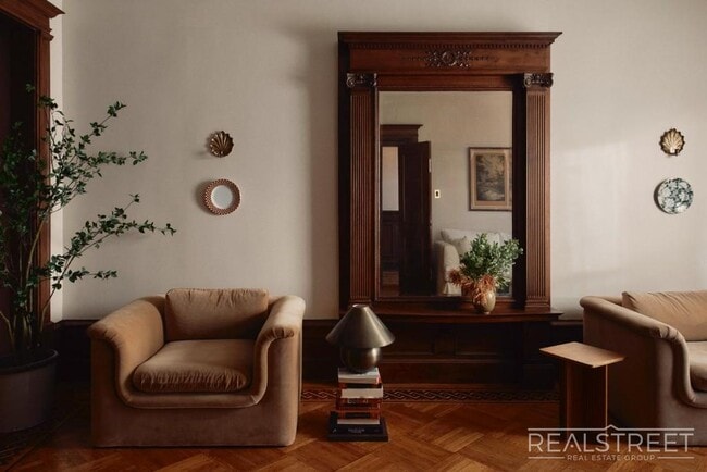 Photo - Luxury 4-Bed, 3.5-Bath Duplex with Private... Unidad 2