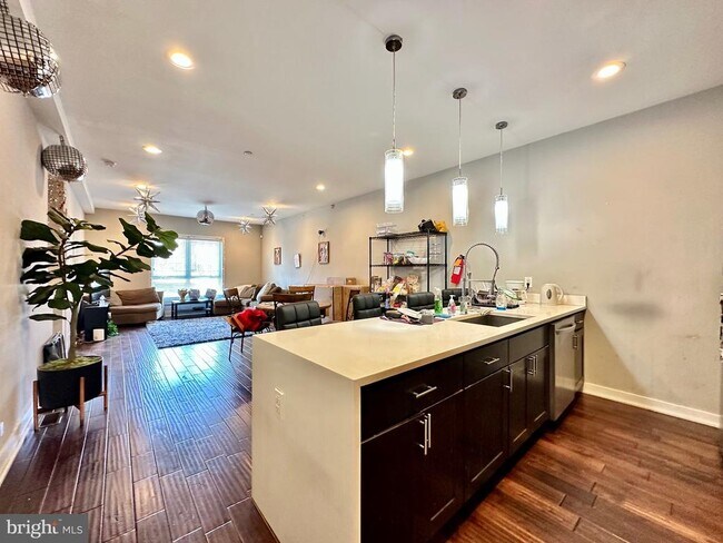 Photo - 922-26 N 17th St Apartment Unit B