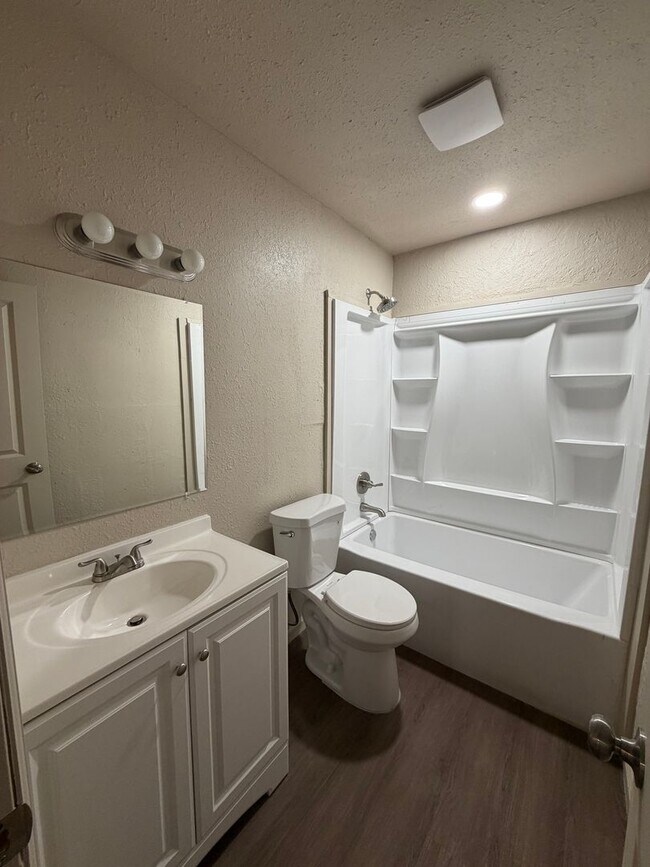 Photo - 712 Coyne Ave Unit 712 Coyne St