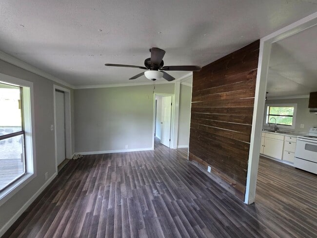 Photo - 1577 Corinth Poseyville Rd