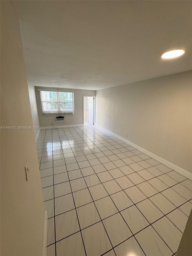 Photo - 505 NE 30th St Unidad 506