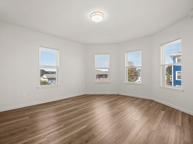 Photo - 12 Alpine St Unit 2
