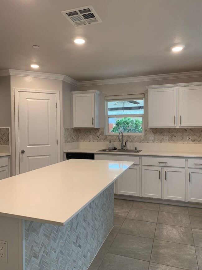 Photo - Southwest Bakersfield