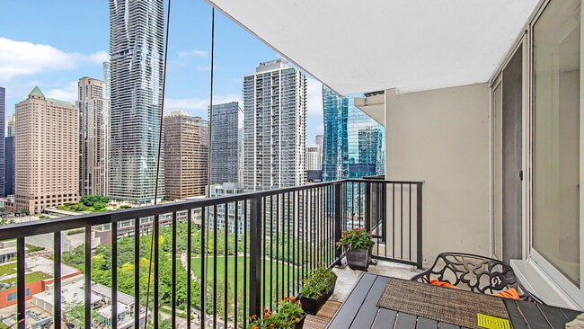 Photo - 400 E Randolph St Unidad 24