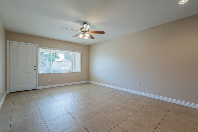818 W Osborn Rd Unit B