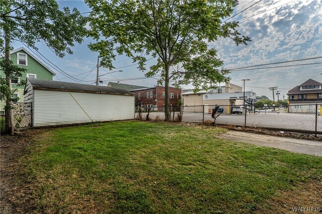 212 Lockwood Ave