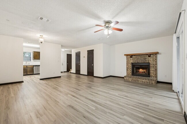 1242 Chee Ln