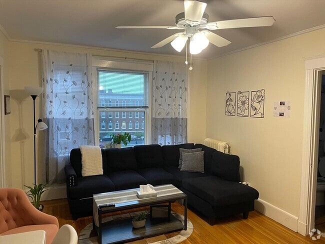 Building Photo - 1607 Commonwealth Ave Unit 27 Rental