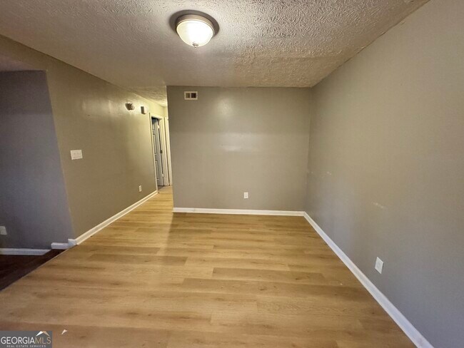 Photo - 3575 Oakvale Rd Unit 911