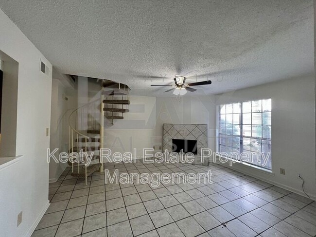 113 Shekel Dr