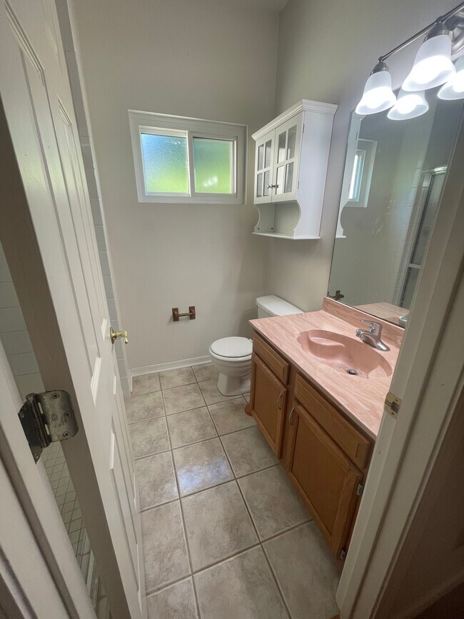 Photo - 6 Hollycrest Blvd