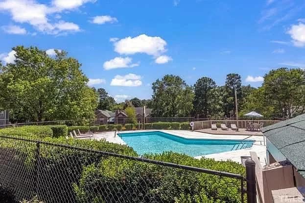 Building Photo - Room in Condo on Chimney Ridge Pl
