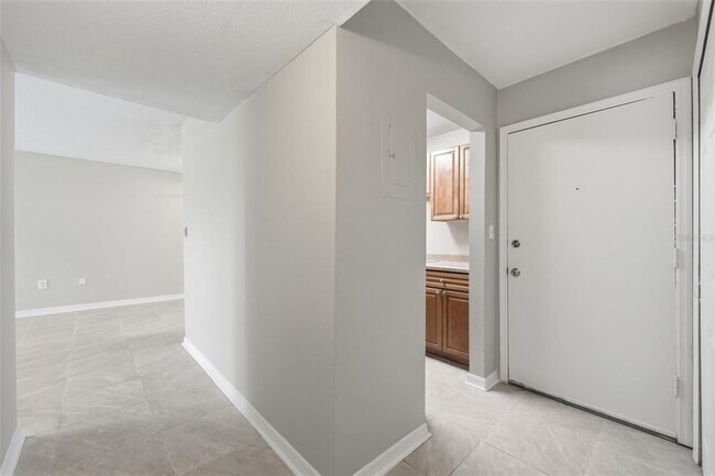1695 Lee Rd Unit B204