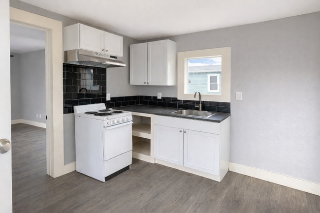 Building Photo - 2019 Beaver Ln