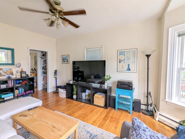 Photo - 18 Howe St Unit 2