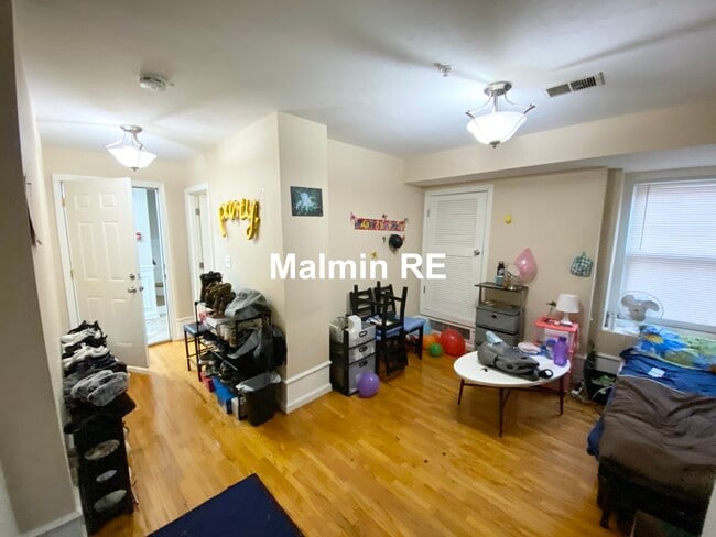 Photo - 712 Shawmut Ave